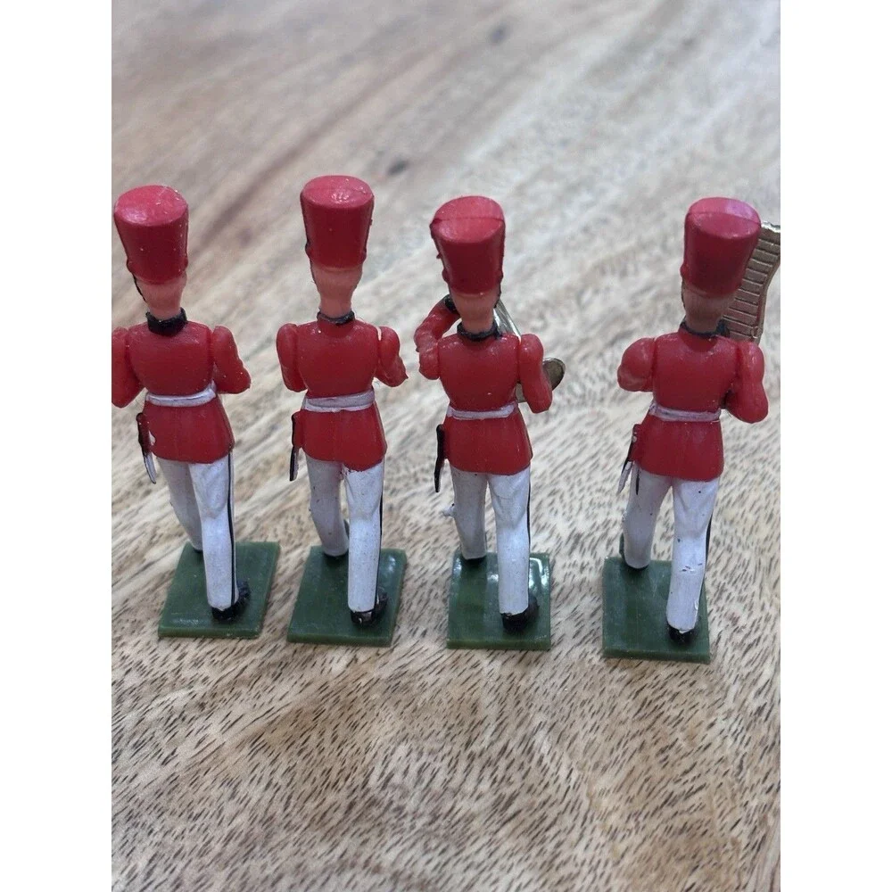 FOUR (4) VTG MULTIPLE TOYMAKERS PLASTIC MILITARY BAND TOY SOLDIERS CAKE TOPPERS